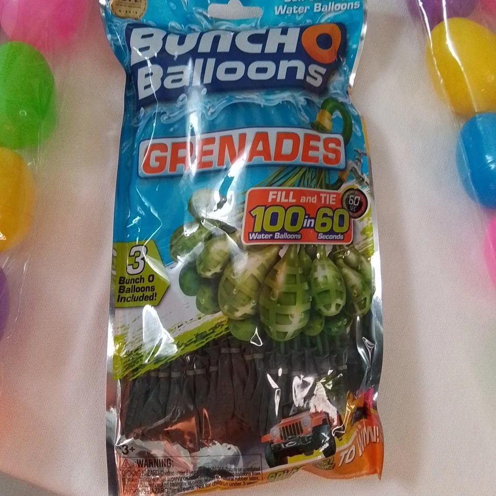 EcoPure plastic eggs and zuru bunch of balloons water balloons set